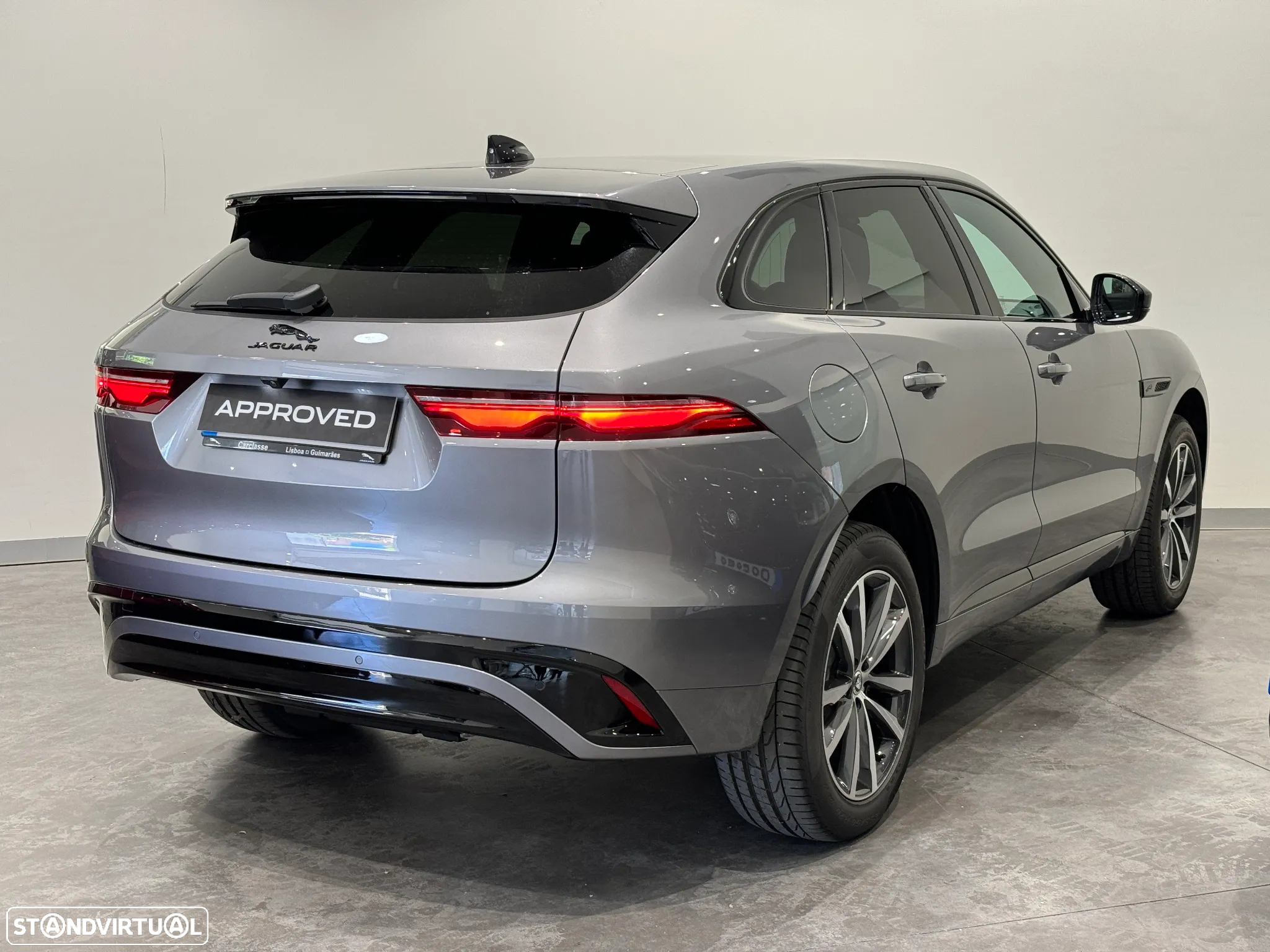 Jaguar F-Pace 2.0 P400e AWD R-Dynamic S - 4