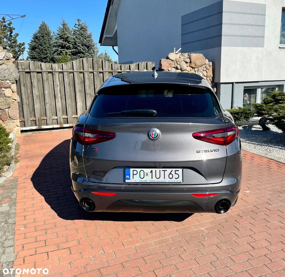 Alfa Romeo Stelvio - 5