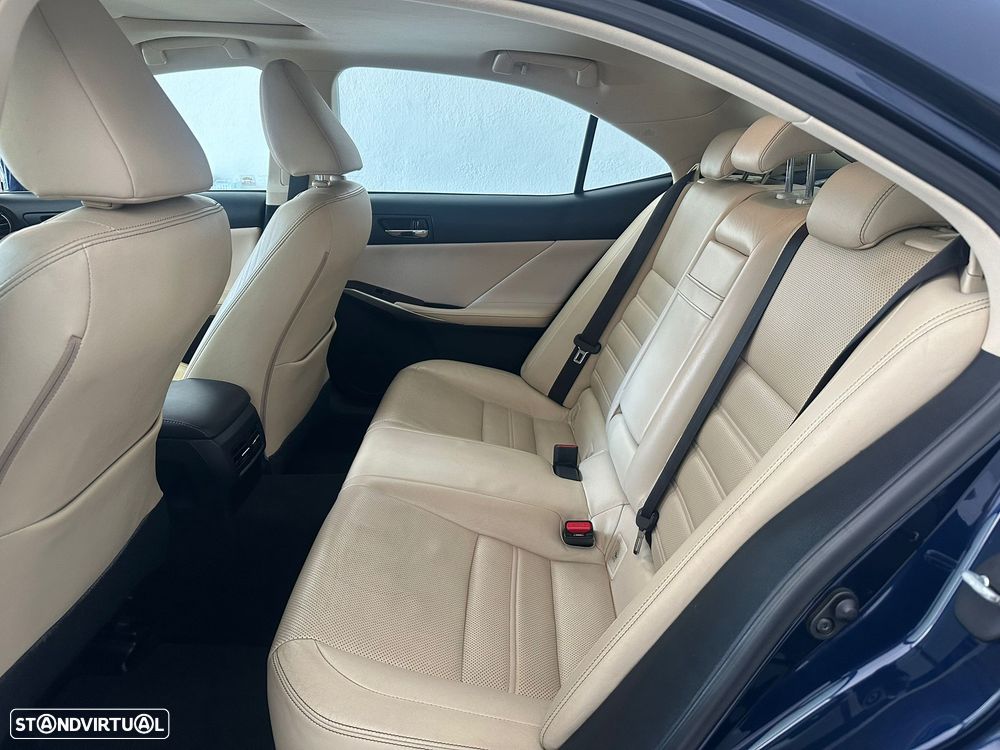 Lexus IS 300 - 24