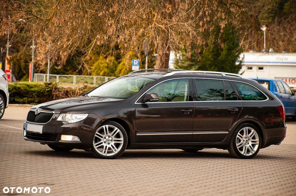 Skoda Superb 2.0 TDI DSG Exclusive - 10