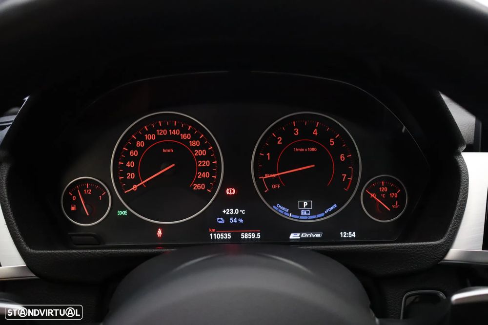 BMW 330 e iPerformance Pack M - 35