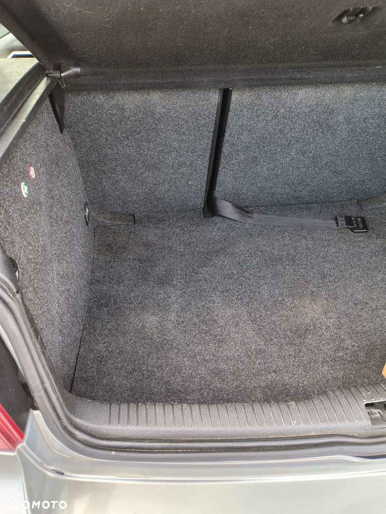 Volkswagen Golf 1.6 - 7
