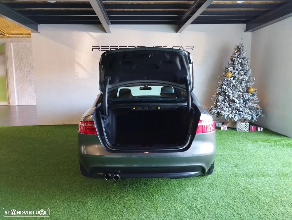 Jaguar XE 2.0 D R-Dynamic SE - 5