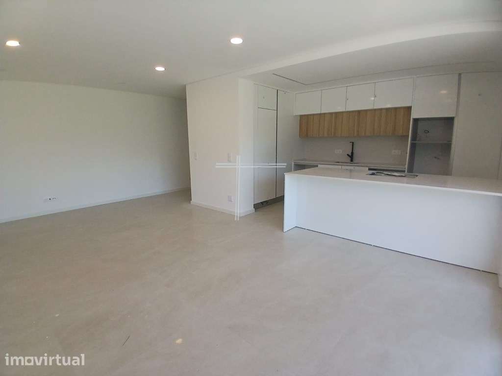 Apartamento T2, com parqueamento para 1 carro e arrecadação - Quint... - Grande imagem: 4/25
