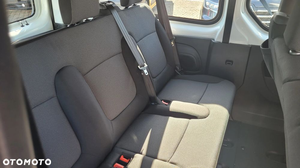 Renault Trafic - 12