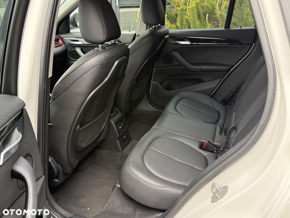 BMW X1 sDrive18d Sport Line - 9