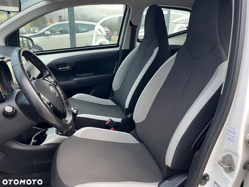 Toyota Aygo x-clusive Style Selection - 6