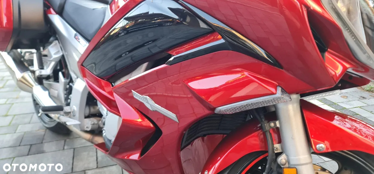 Yamaha FJR - 6