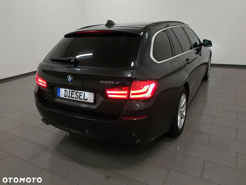BMW Seria 5 520d Sport-Aut - 37