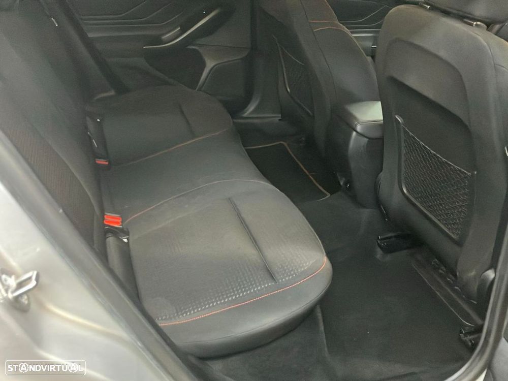 Ford Focus 1.0 EcoBoost MHEV ST-Line X - 16