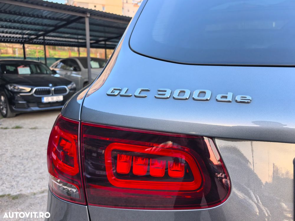 Mercedes-Benz GLC 300 de 4Matic 9G-TRONIC Exclusive - 29