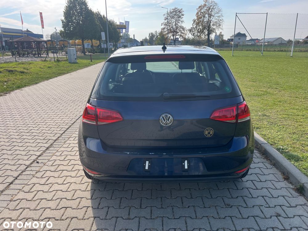 Volkswagen Golf - 10