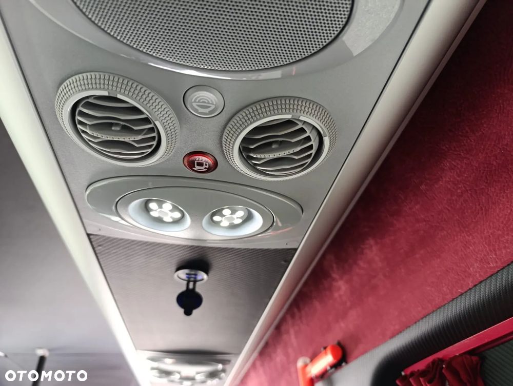 Mercedes-Benz Sprinter 519 - 21