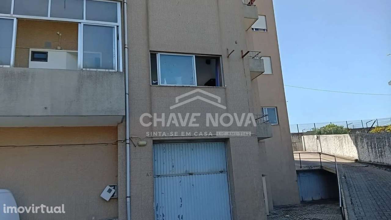 Garagem em Vilar do Paraíso - Grande imagem: 4/4