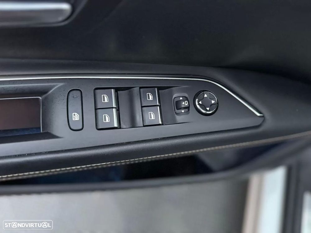 Peugeot 3008 1.6 Hybrid Allure Pack e-EAT8 - 12