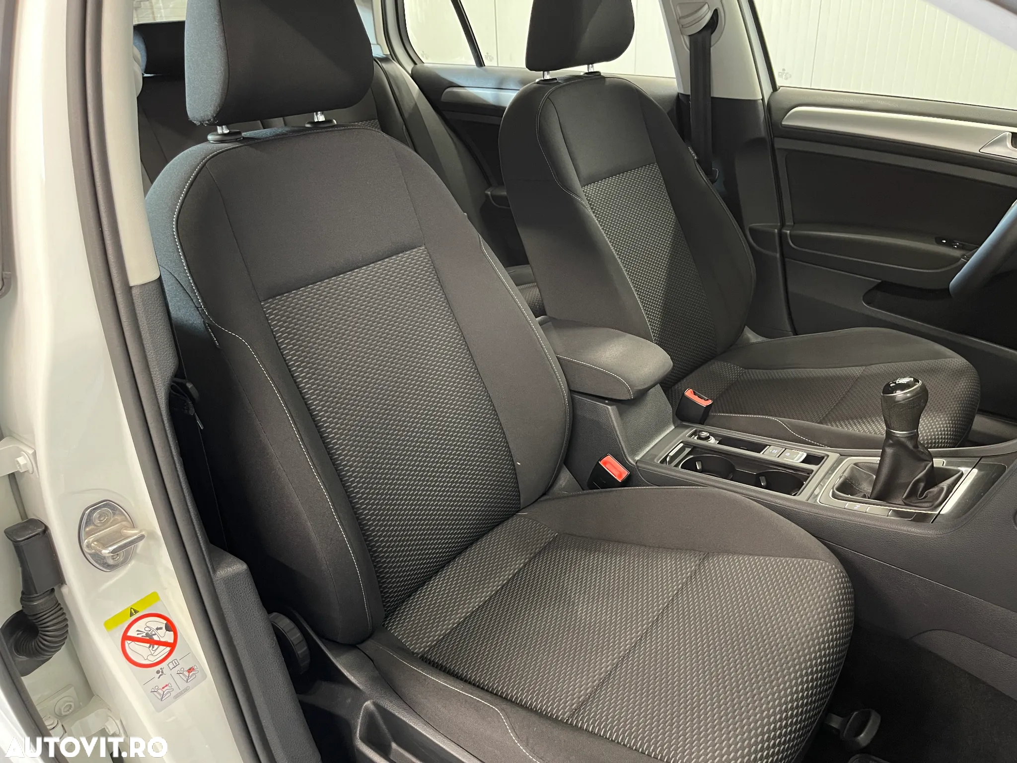 Volkswagen Golf 1.6 TDI Trendline - 9