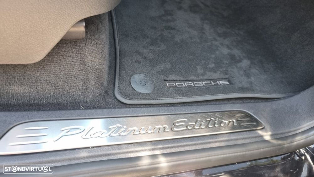Porsche Cayenne Platinum Edition - 25