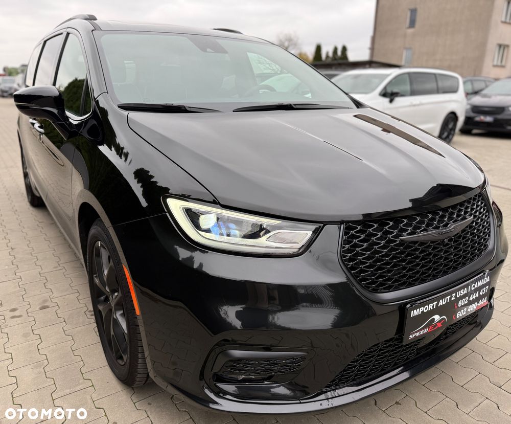 Chrysler Pacifica - 8
