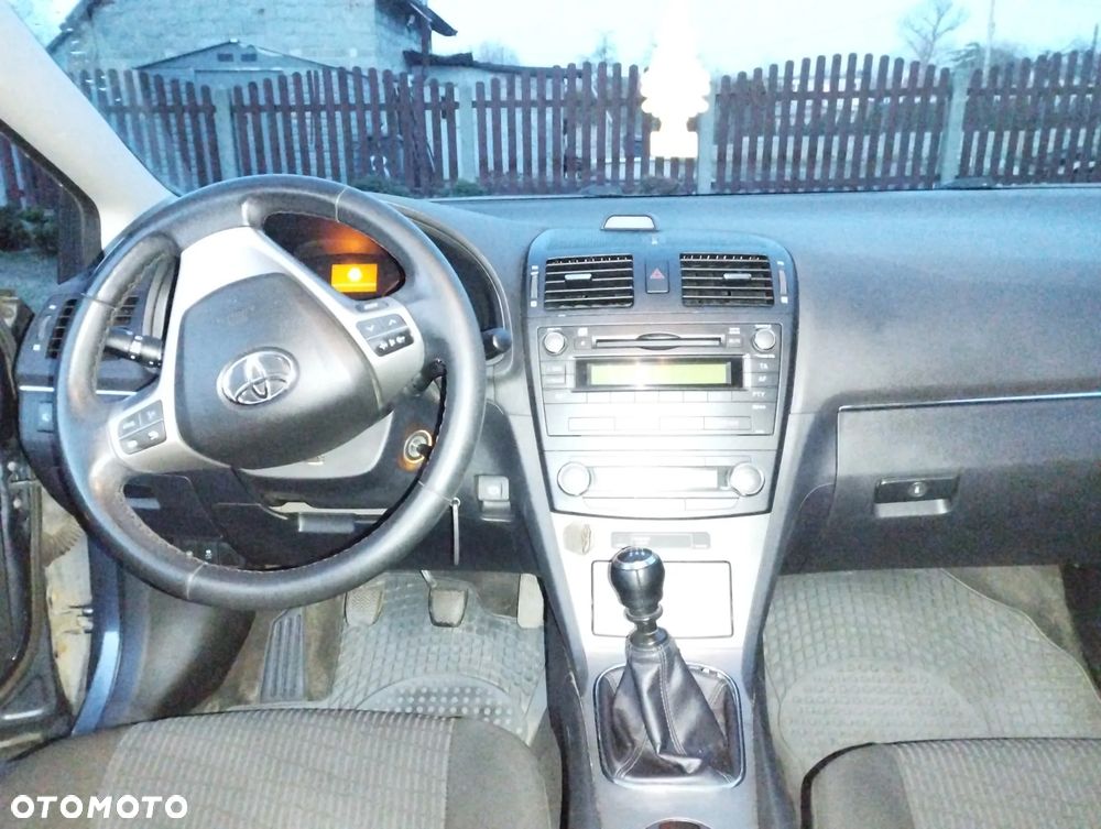 Toyota Avensis 1.8 Luna - 22