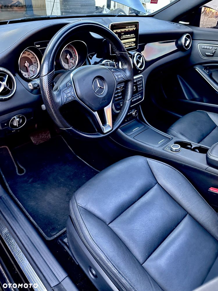 Mercedes-Benz CLA 250 7G-DCT AMG Line - 18