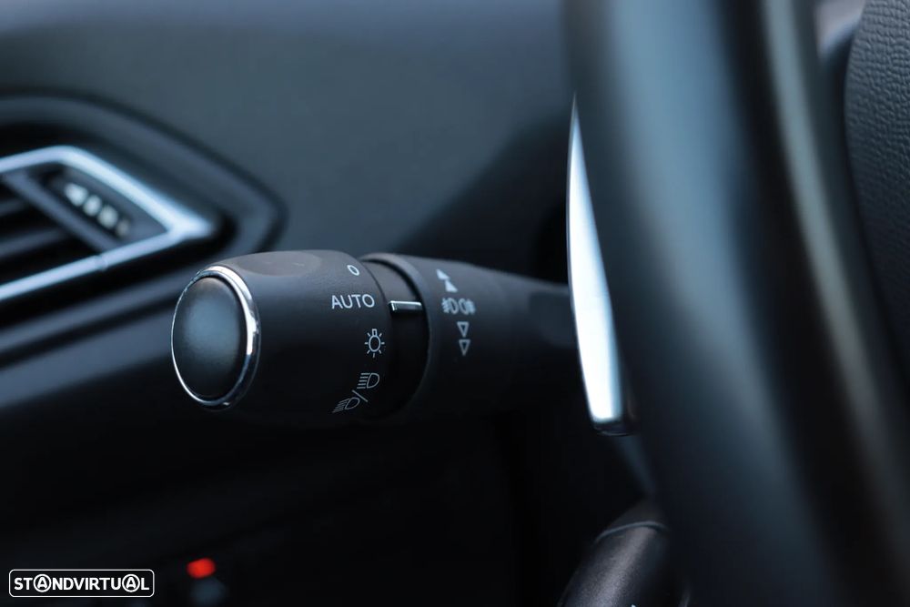 Peugeot 308 1.2 PureTech Allure Pack EAT8 - 23