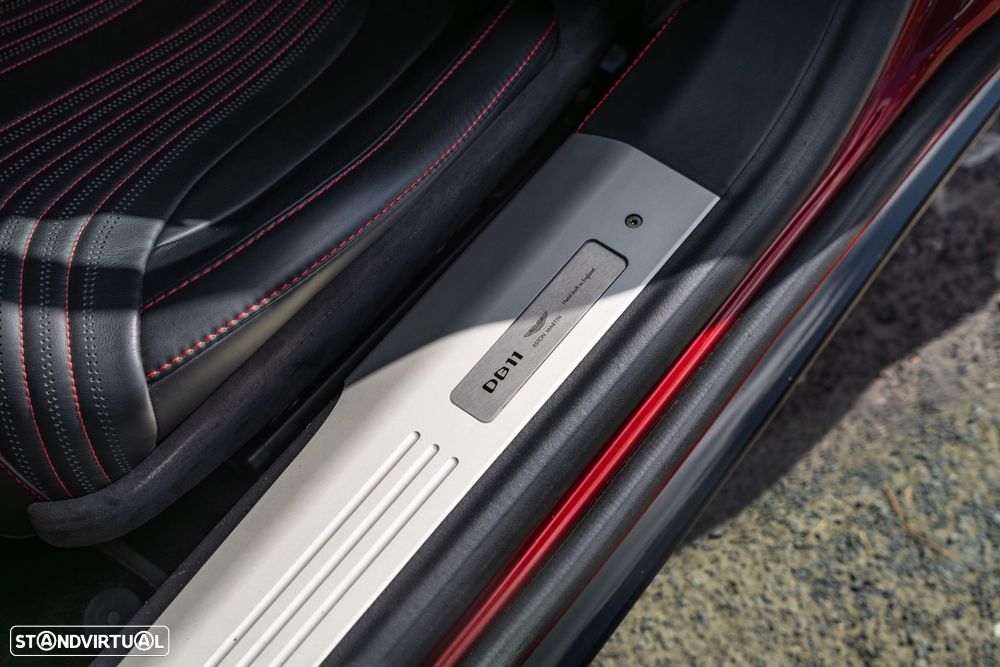 Aston Martin DB11 Coupé V12 AMR - 16