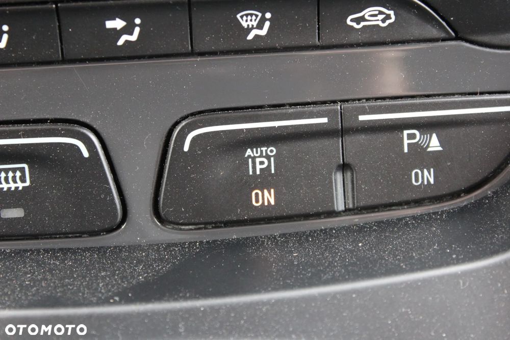 Ford Kuga 2.0 TDCi 2x4 Champions Edition - 36