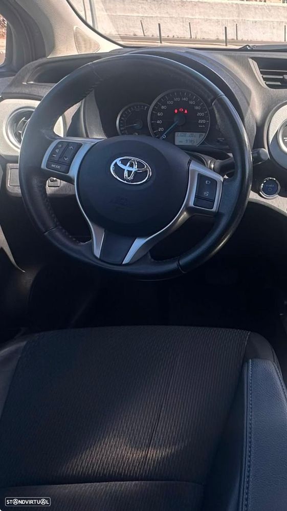 Toyota Yaris 1.5 HSD Sport+P.Luxury - 11
