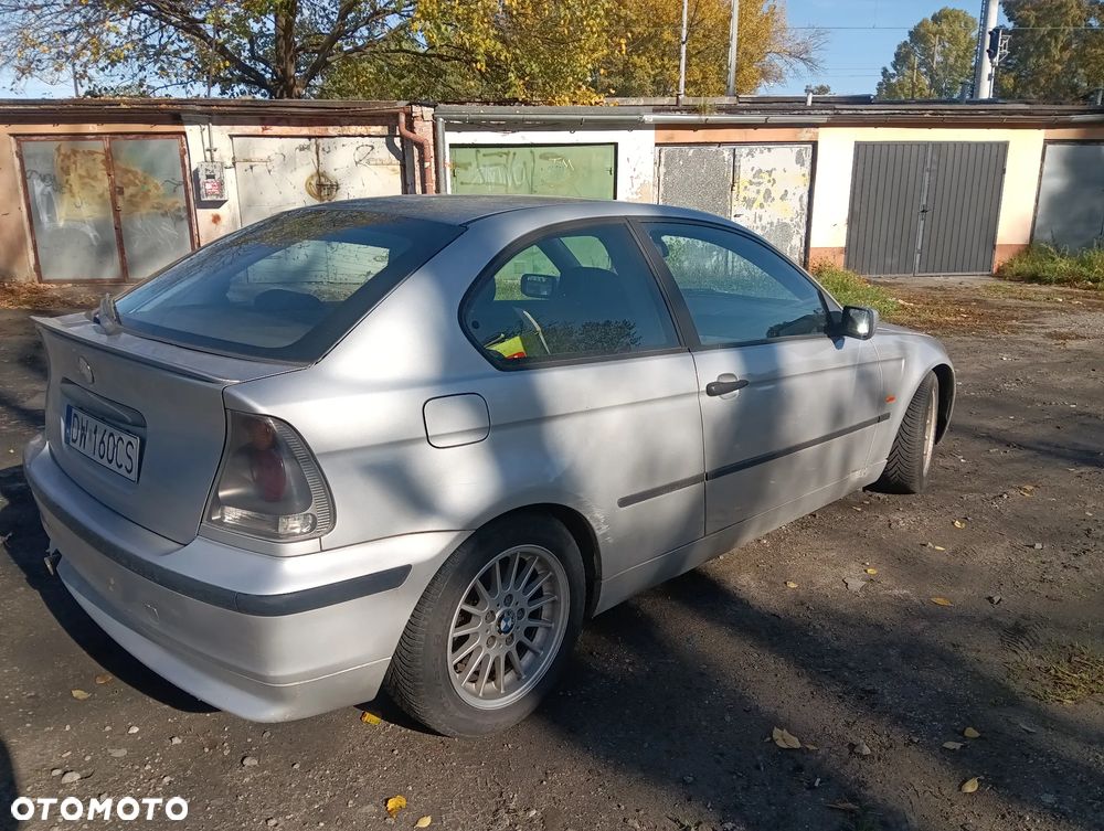 BMW Seria 3 2001 photo 2