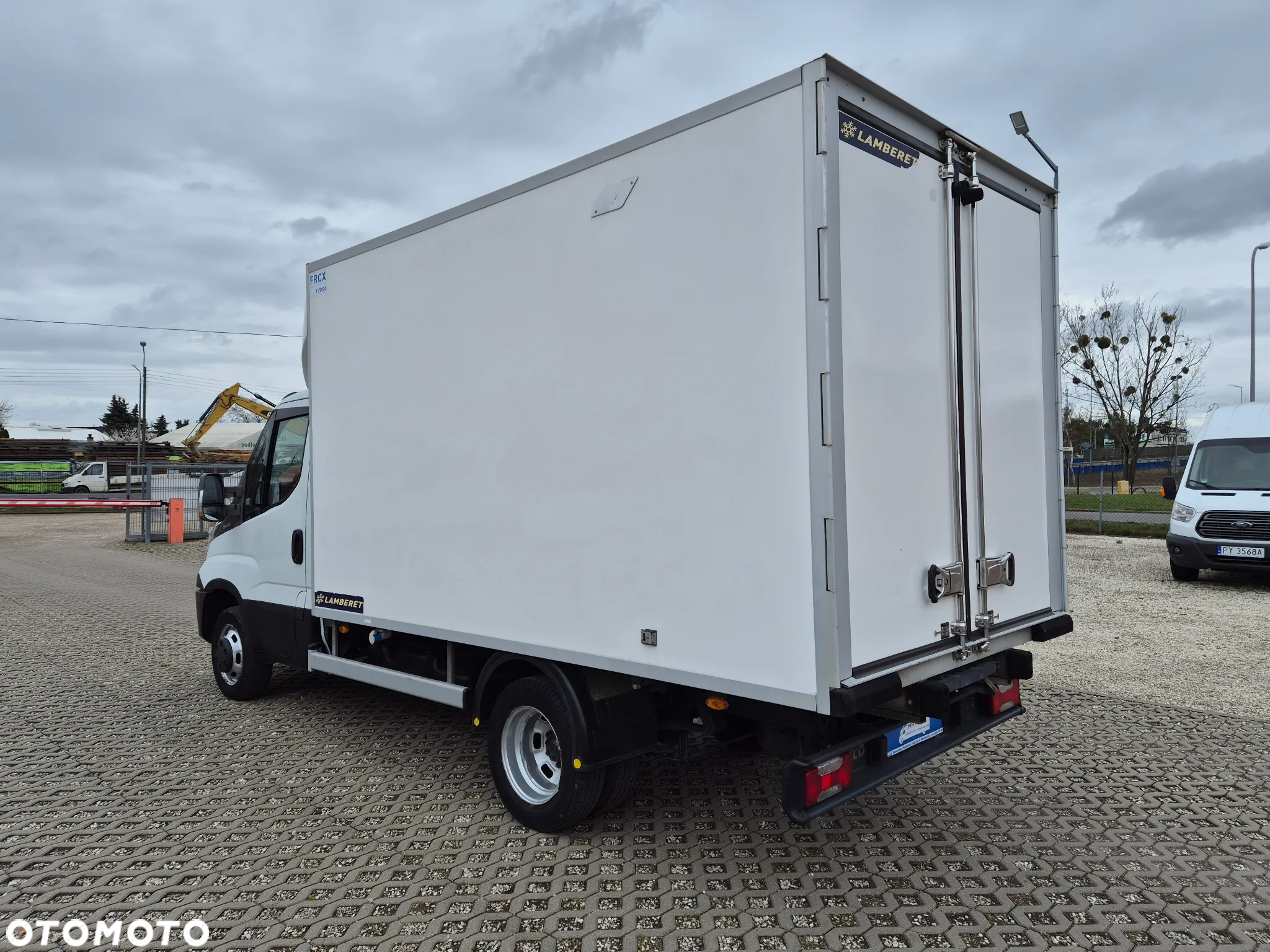 Iveco Daily 35C15 3.0HPi, kontener, chłodnia Carrier Xarios 350 - 8