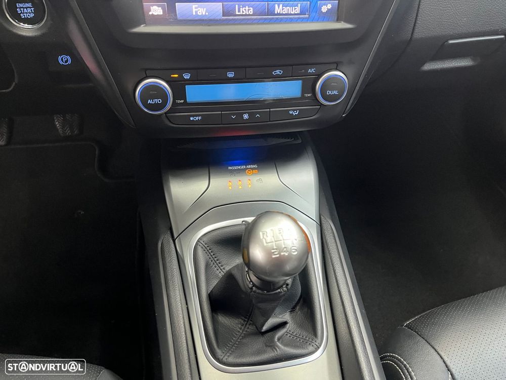 Toyota Avensis Touring Sports 2.0 D-4D Exclusive - 15