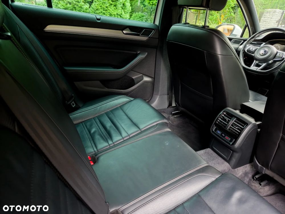 Volkswagen Passat - 21