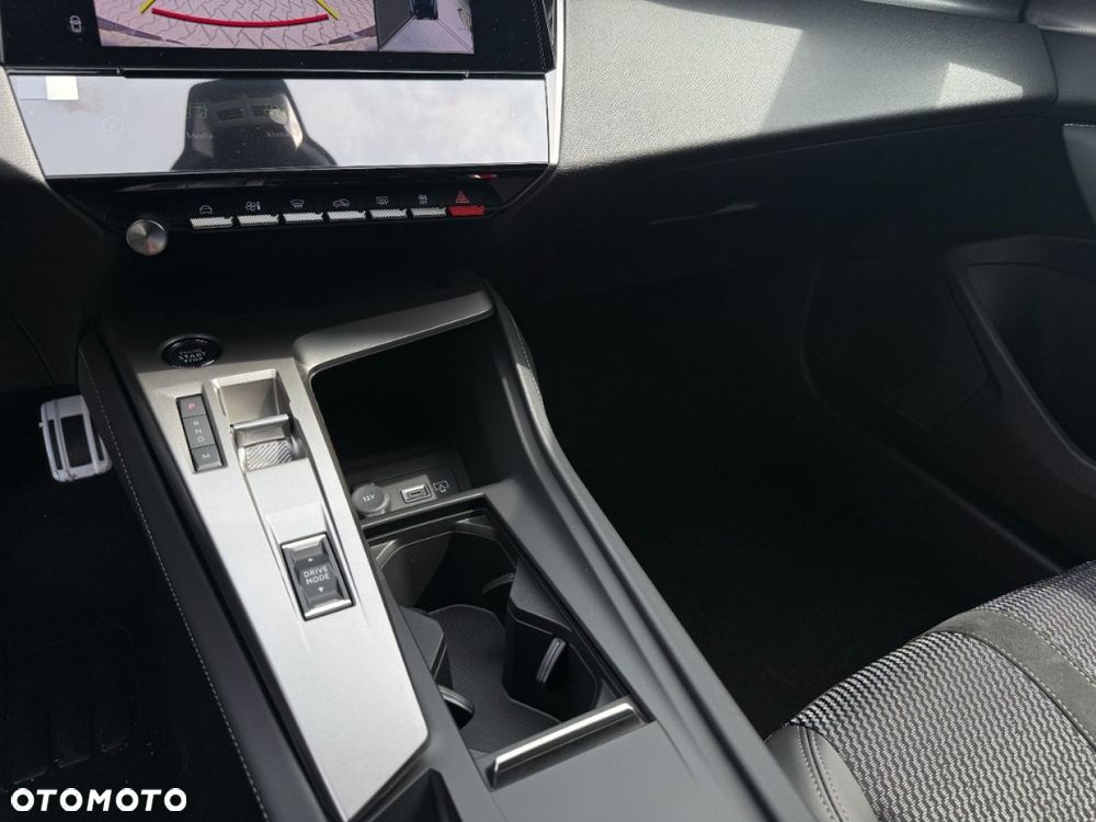 Peugeot 408 - 9