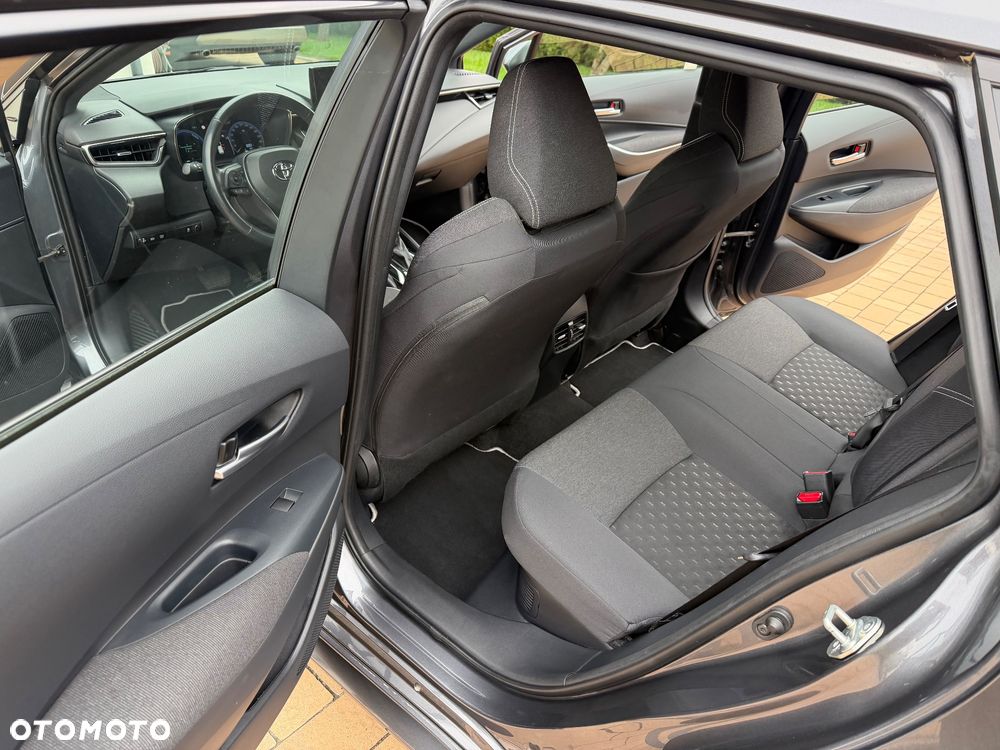 Toyota Corolla 1.8 Hybrid Comfort - 29