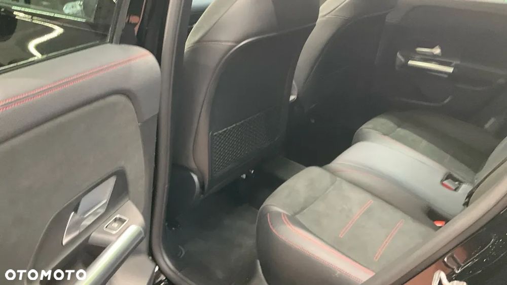 Mercedes-Benz GLA 200 4-Matic Style - 12