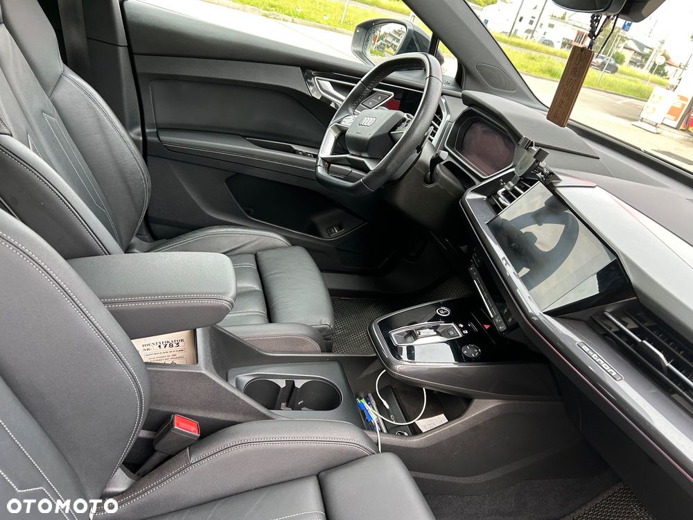 Audi Q4 e-tron 35 52kWh S Line - 8