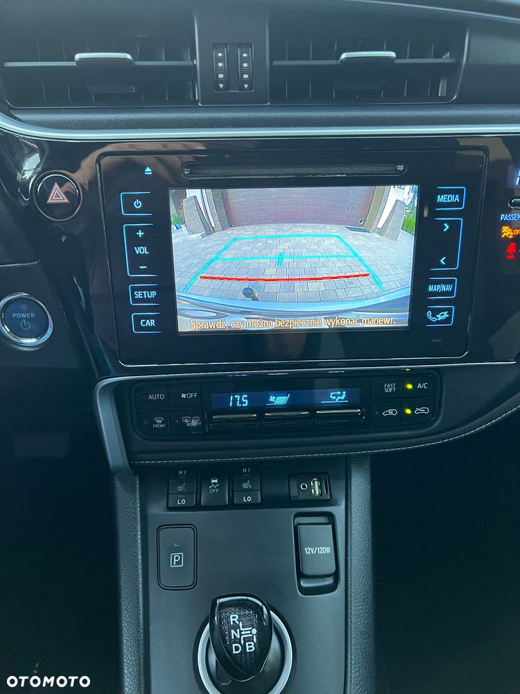 Toyota Auris 1.8 HSD Prestige - 26