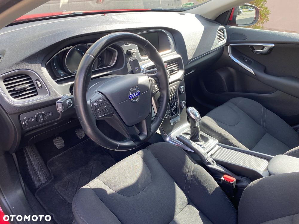Volvo V40 T2 Kinetic - 9