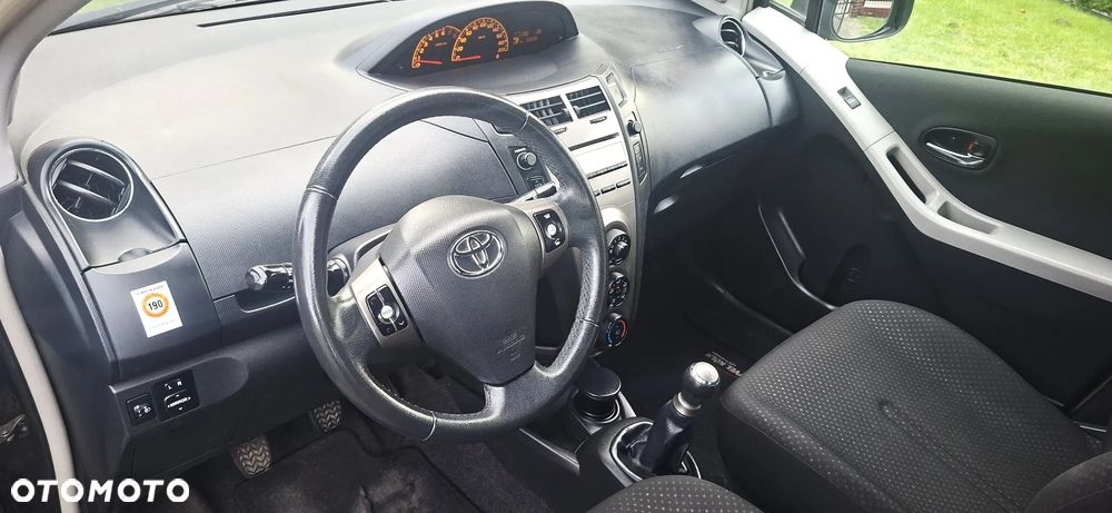 Toyota Yaris 1.0 Entry EU5 - 20