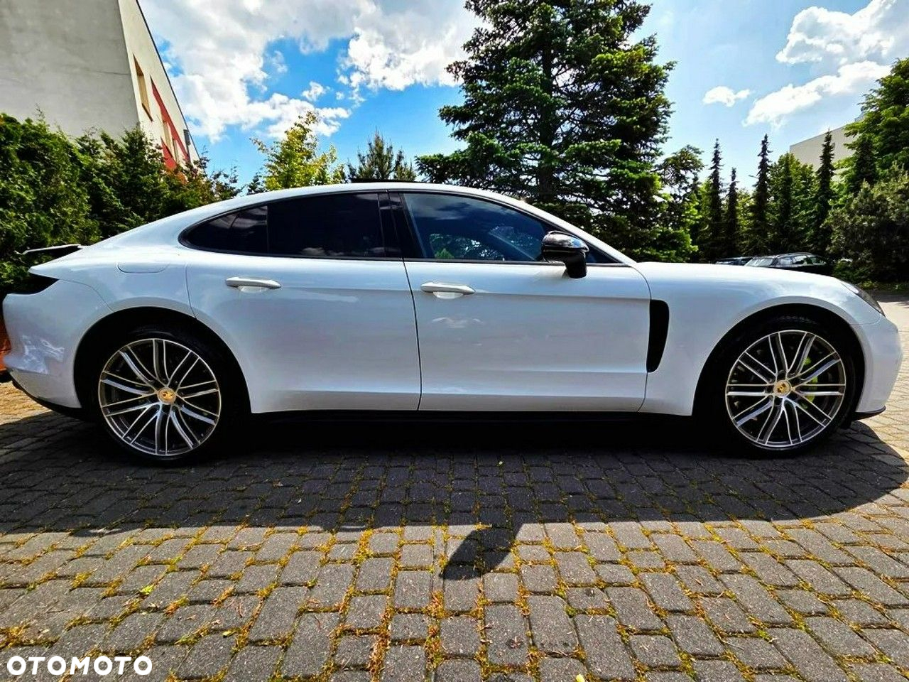 Porsche Panamera 4 Platinum Edition - 4
