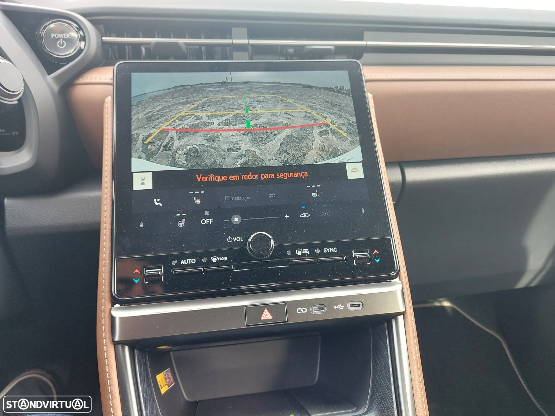 Lexus LBX Relax - 11