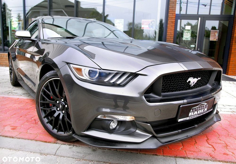 Ford Mustang - 4