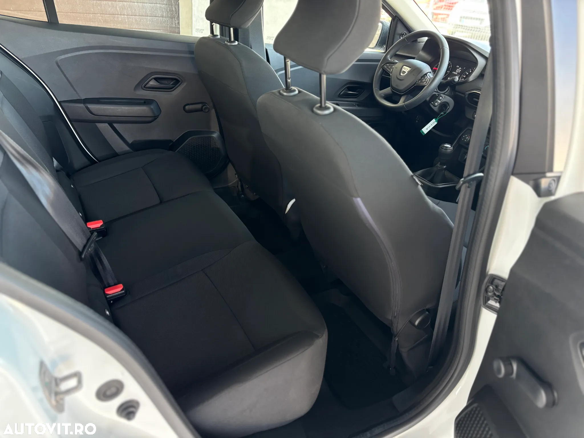 Dacia Logan TCe 90 Essential - 20
