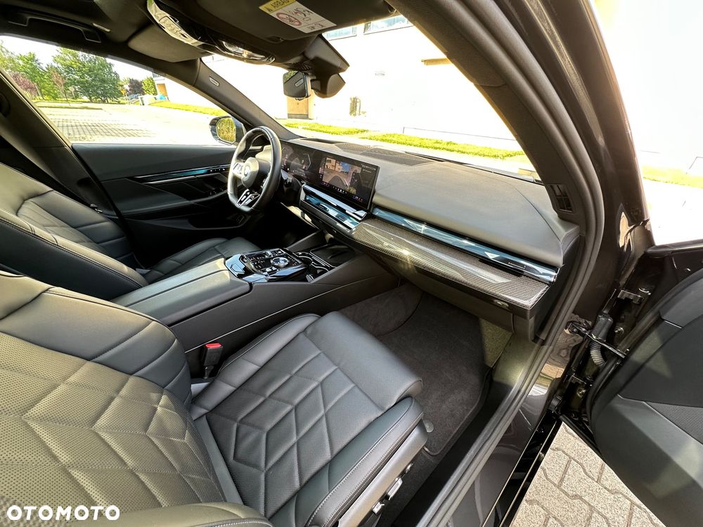 BMW Seria 5 520d xDrive mHEV - 22
