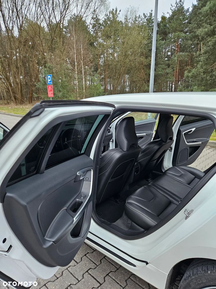 Volvo V60 D4 Drive-E Momentum - 14
