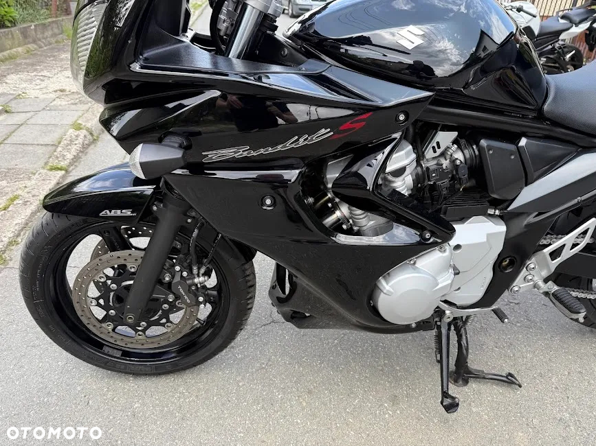 Suzuki V-STROM - 4