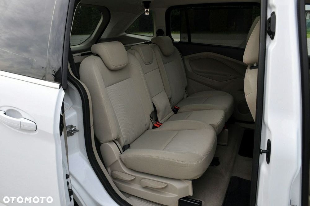 Ford Grand C-MAX - 19