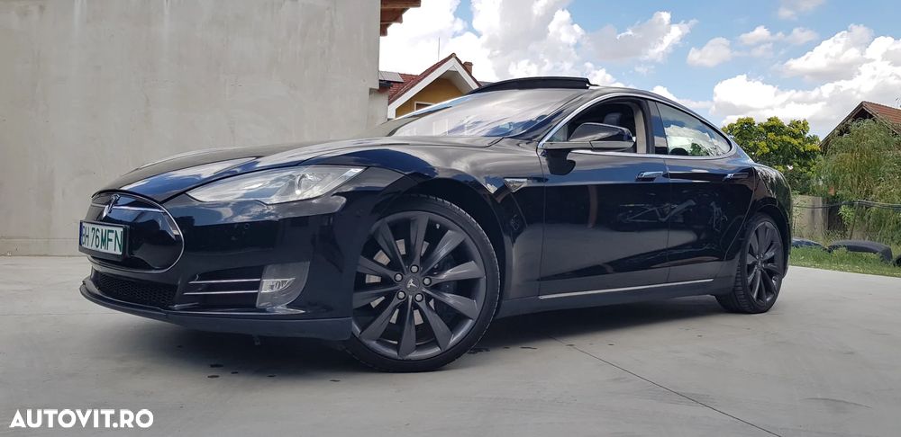 Tesla Model S Performance - 2