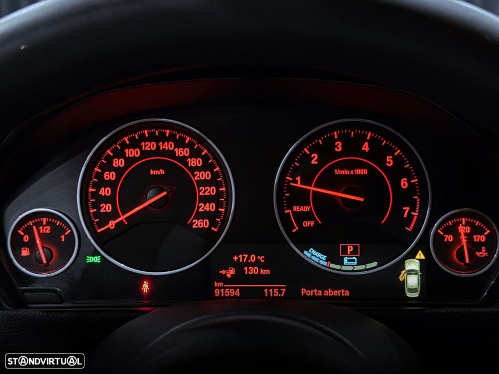 BMW 330 e iPerformance Pack M - 22
