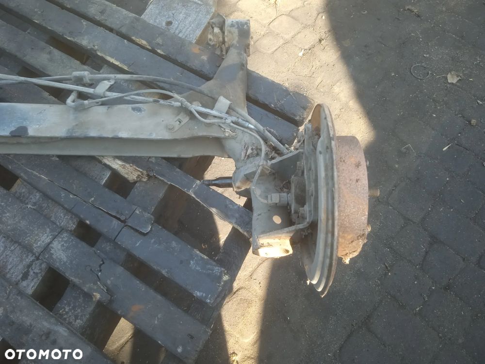 BELKA ZAWIESZENIA TYLNEGO TOYOTA COROLLA E12 - 5